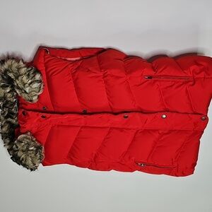 GAP medium red winter warmth down filled hooded puffer vest
